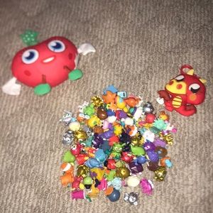 90 Moshimonsters and 2 Moshimonster plushies
